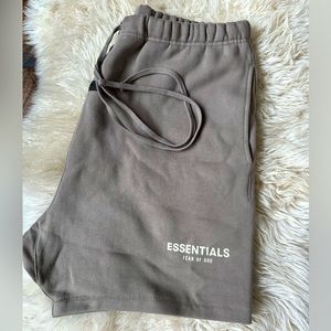 Fear of god Essentials sweat shorts Men’s XL